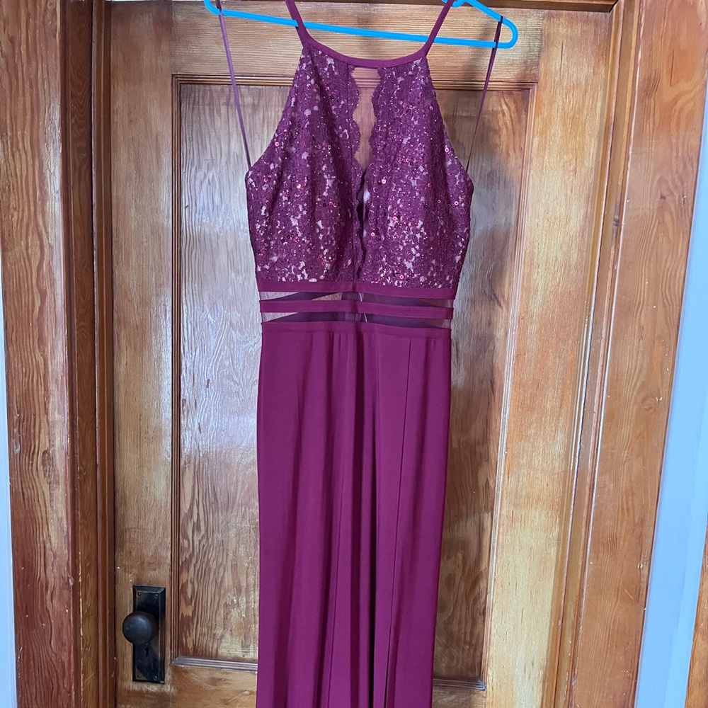 Size: 5    Brand: Morgan & Co.    Color: Maroon
